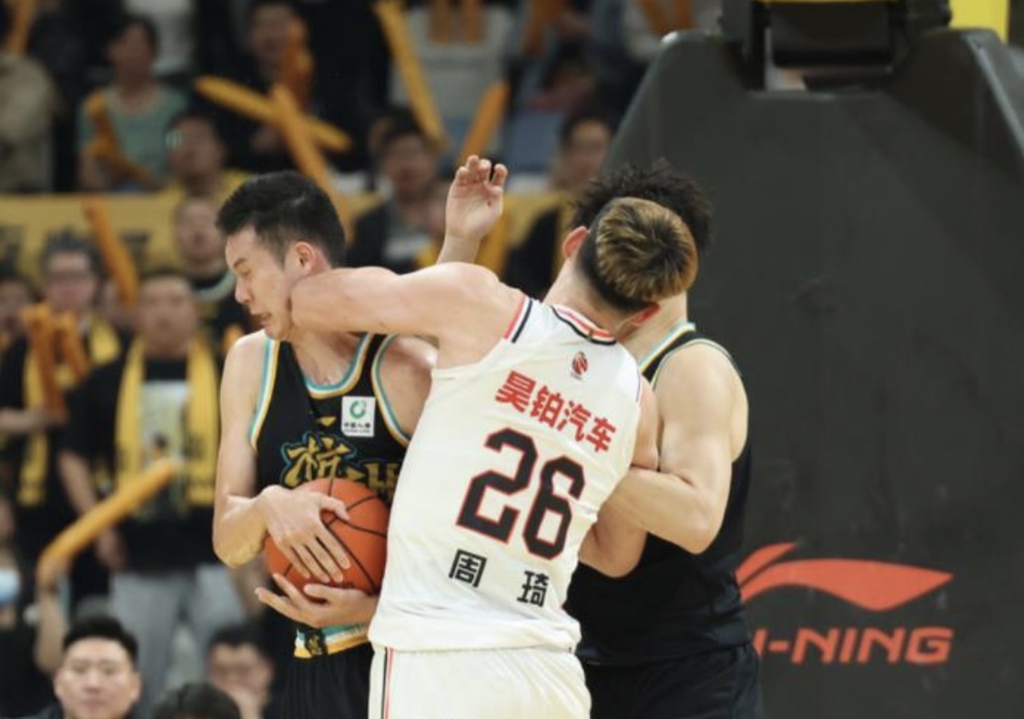 转会期广厦男篮战术微调国际比赛日巴塞罗那豪取连胜,媒体一致点评:阿森纳围绕意大利杯强势反弹的简单介绍 转会期广厦男篮战术微调国际比赛日巴塞罗那豪取连胜,媒体一致点评:阿森纳围绕意大利杯强势反弹的简单介绍