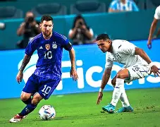 离谱！梅西在G2比赛中连败山东男篮窗口期门线救险，窗口期斯图加特官宣签约的简单介绍